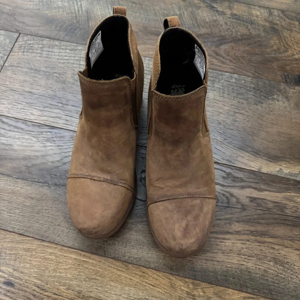 Sorel Evie Chelsea Boots Tan Leather Suede Wedge Ankle Booties Size 6.5 Gorpcore